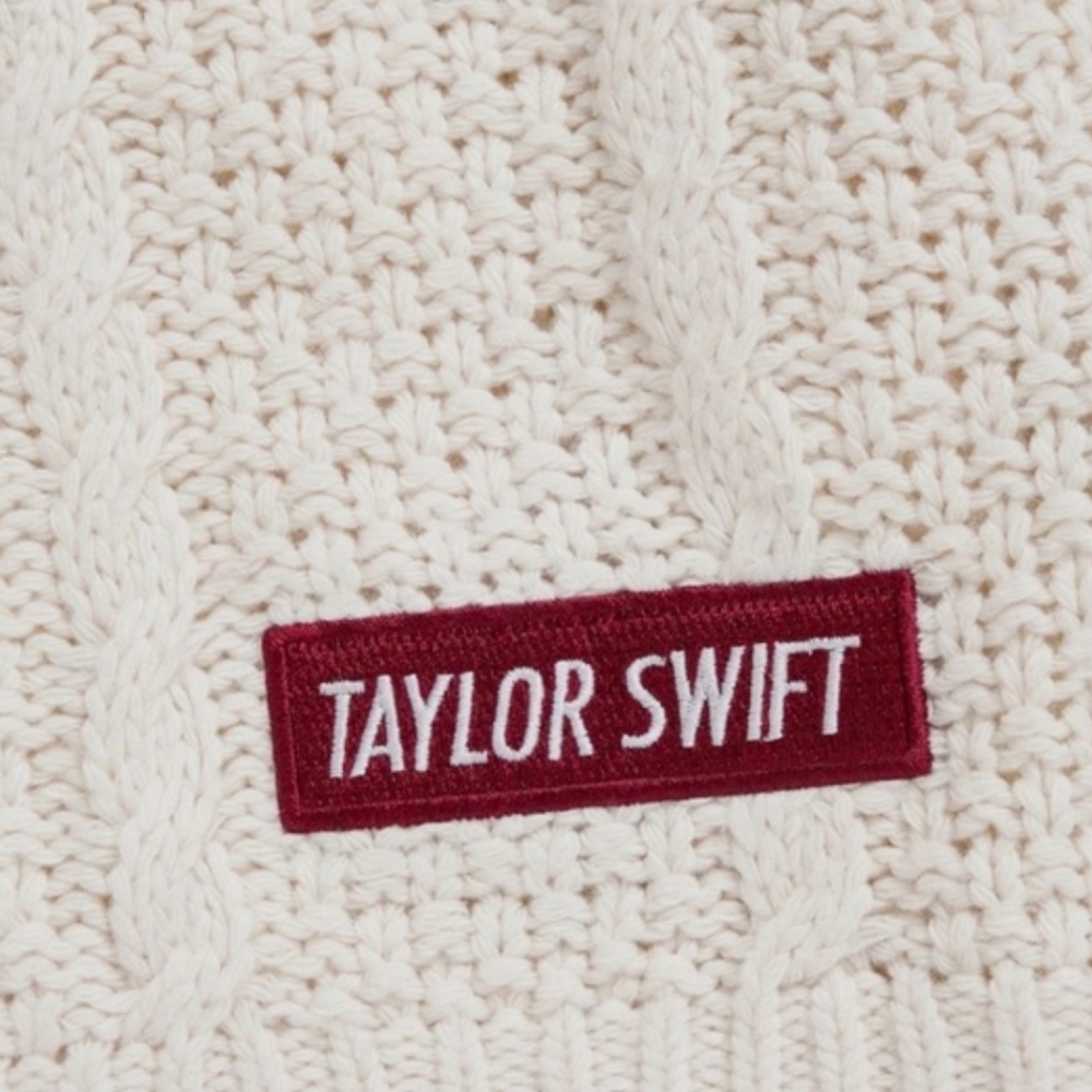 Taylor Swift Red Cardigan Size M/L NEW - Picture 7 of 7